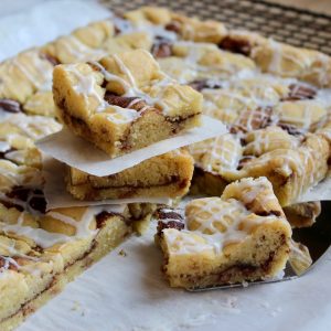 Cinnamon chip snickerdoodle bars cut and ready to serve